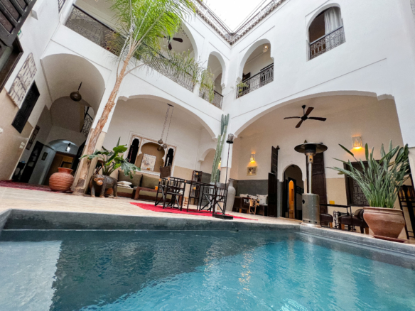guest house for sale - riad club